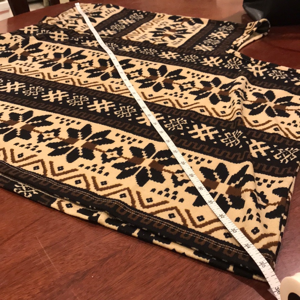 Patterned poncho - Picture 2 of 3